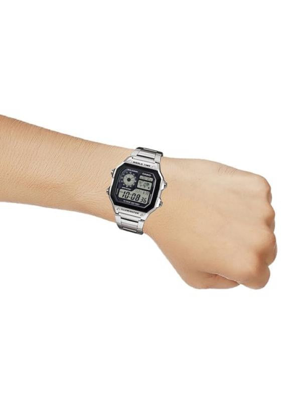 Casio silver chain with black dial