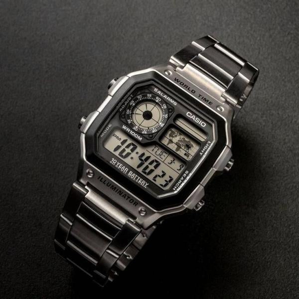 Casio silver chain with black dial